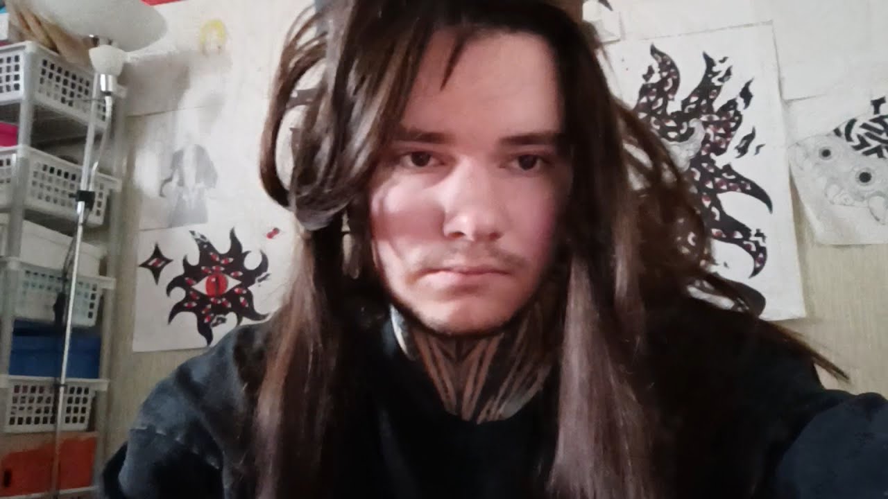 Я чужой в этом мире зла и грязи 