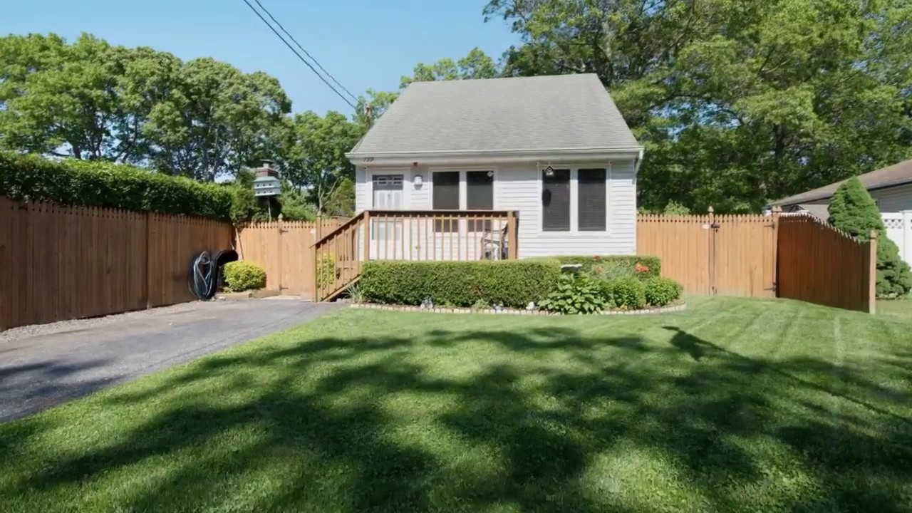 139 Pine St Patchogue NY 11772 - Lina Lopes - Central Suffolk - Douglas Elliman