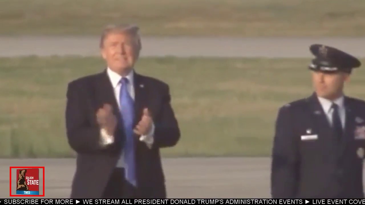 WATCH: President Donald Trump Receive YUGE Applause while Boarding Air Force One! trump amazonia