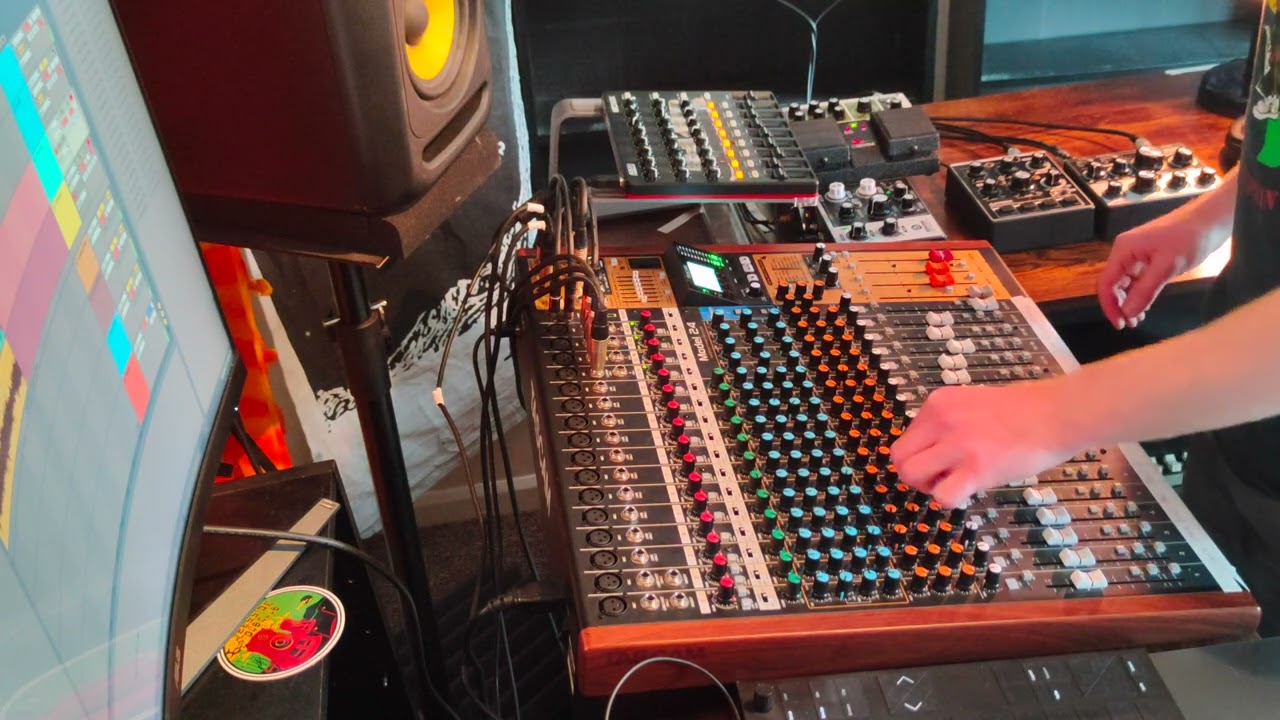 Sir-Racha - This IS Dub  (Live Mix)