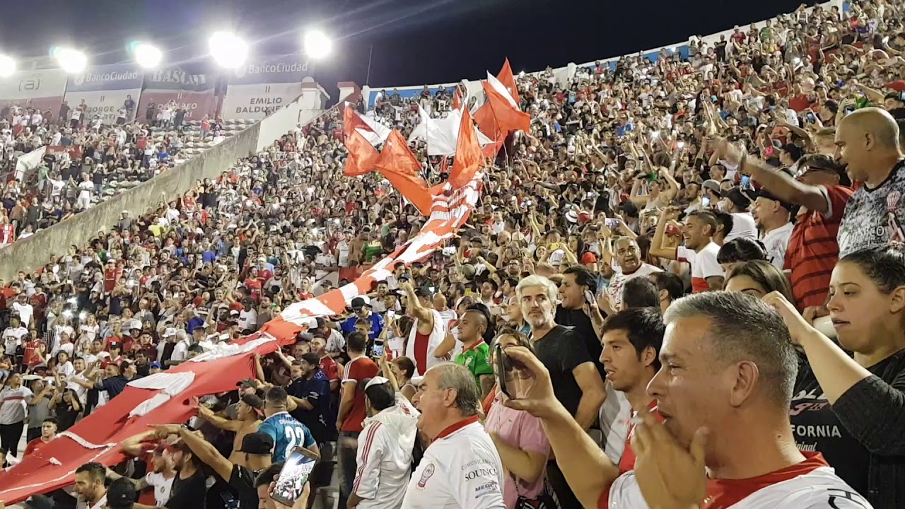 La Banda de la Quema no te Falla!! Entrada de la Banda de Huracán