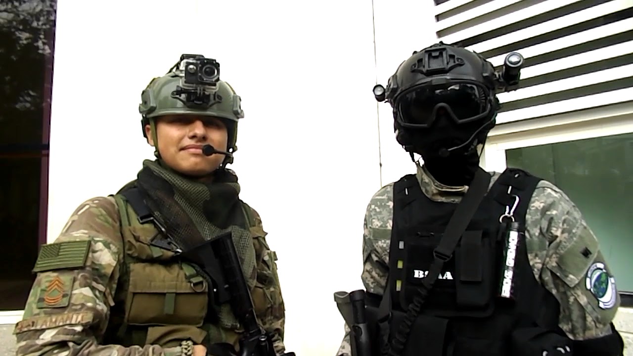 Cosplay Resident Evil Unidad BSAA - YouTube