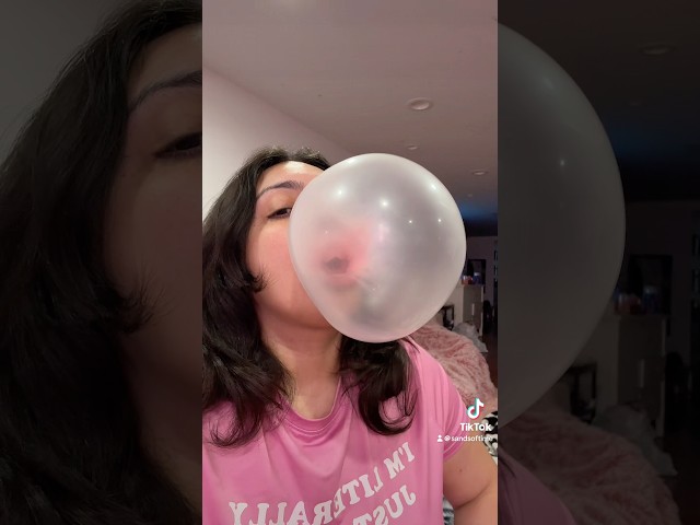 BUBBLE GUM ASMR | blowing bubble gum bubbles #asmr