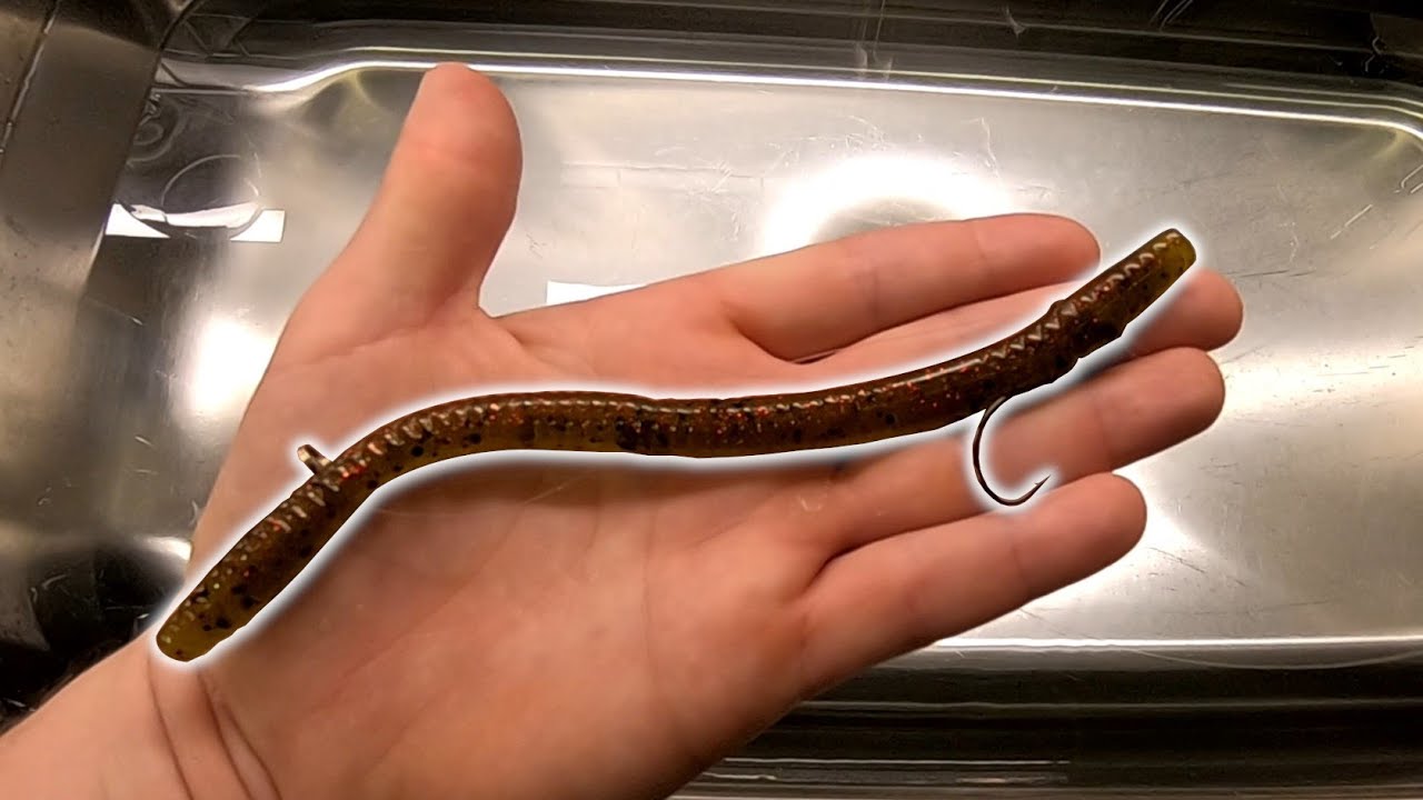 INURIG Underwater Footage (Zoom Magnum Trick Worm)