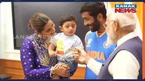 PM Narendra Modi Met And Interacted With The Indian Cricket Team & Their Family Members In Delhi