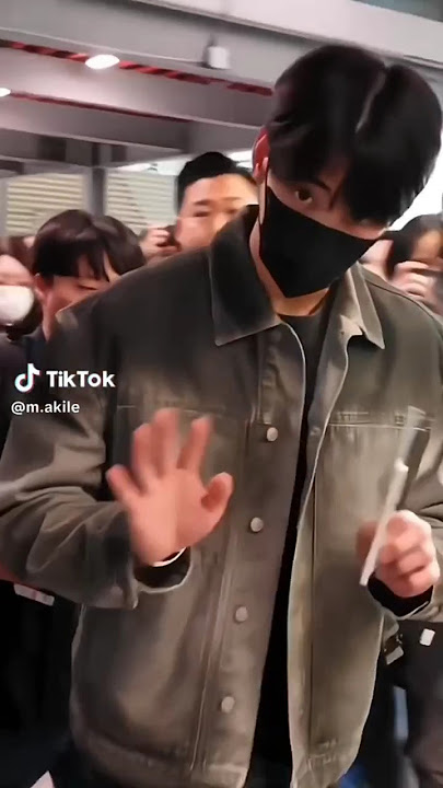 Cha Eun woo airport 👻✨ #astro #chaeunwo #chaeunwoo #kdrama #astroedit #eunwoo #shorts