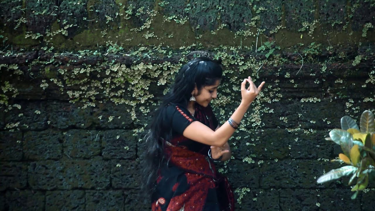 Malargale Dance Cover | Varsha Jayaprakash