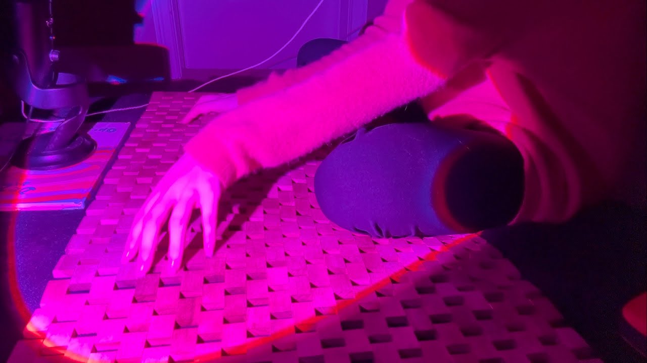 ASMR | 20 minutes of PURE wood tapping + scratching 🤎 (soft spoken/minimal talking)