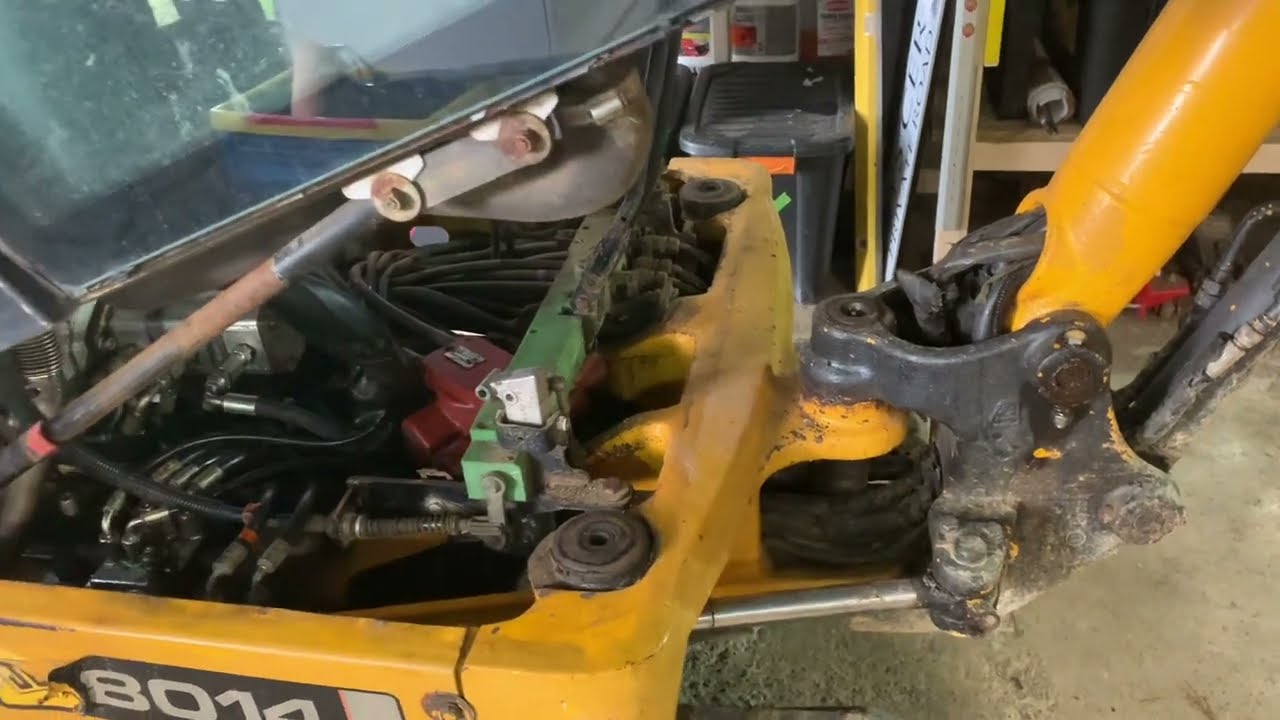 Yella Fella - How to break and fix a JCB 8014 CTS