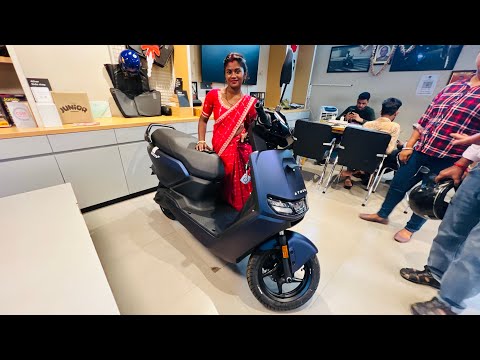 New scooter Dekhne aaye