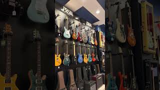 I just found this cool guitar shop in Valencia. @unionmusicalume  #guitar #guitarshop