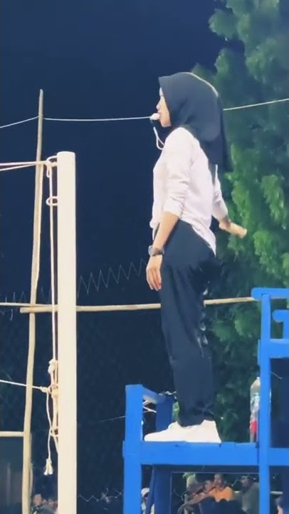 Viral Wasit Bola Voli cantik. #viral #shortvideo #proliga2022 #seagames #volitarkam  #wasit #rembang