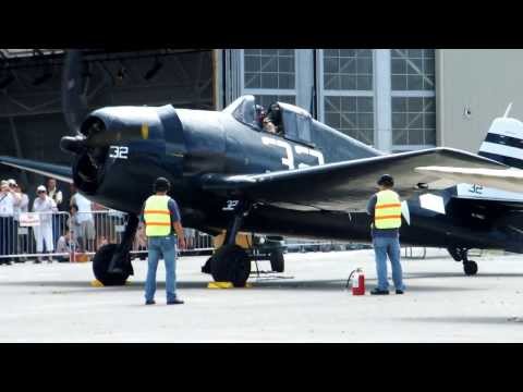 F6F-5 Hellcat Start-Up