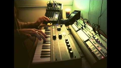 Microkorg/Volca- Retro Drone