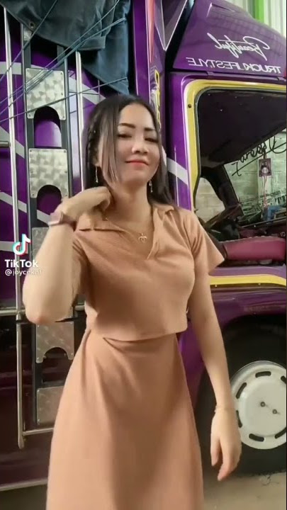 story'wa 30 detik || joget samping truck kanjeng mami # leadis joice knf