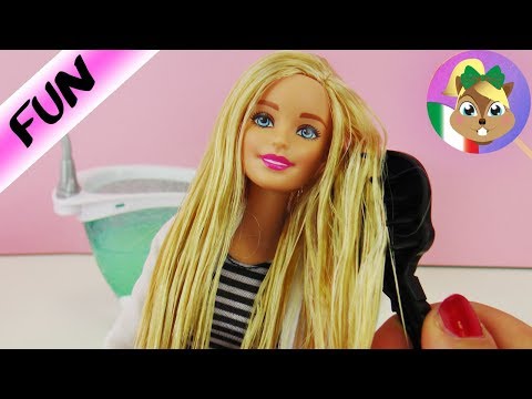 Riparare i capelli di Barbie - Lavare i capelli