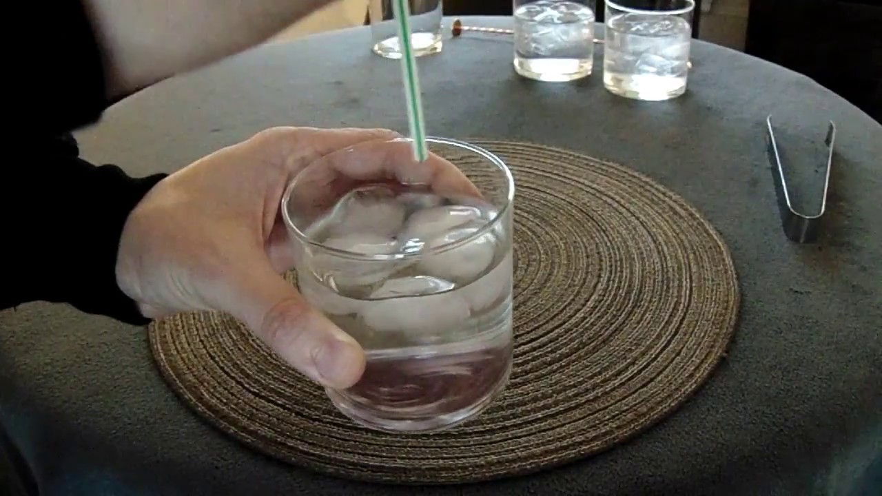 ASMR Ice cubes tinkling. Pouring glasses of water and making drinks. Liquid sounds. No talking.