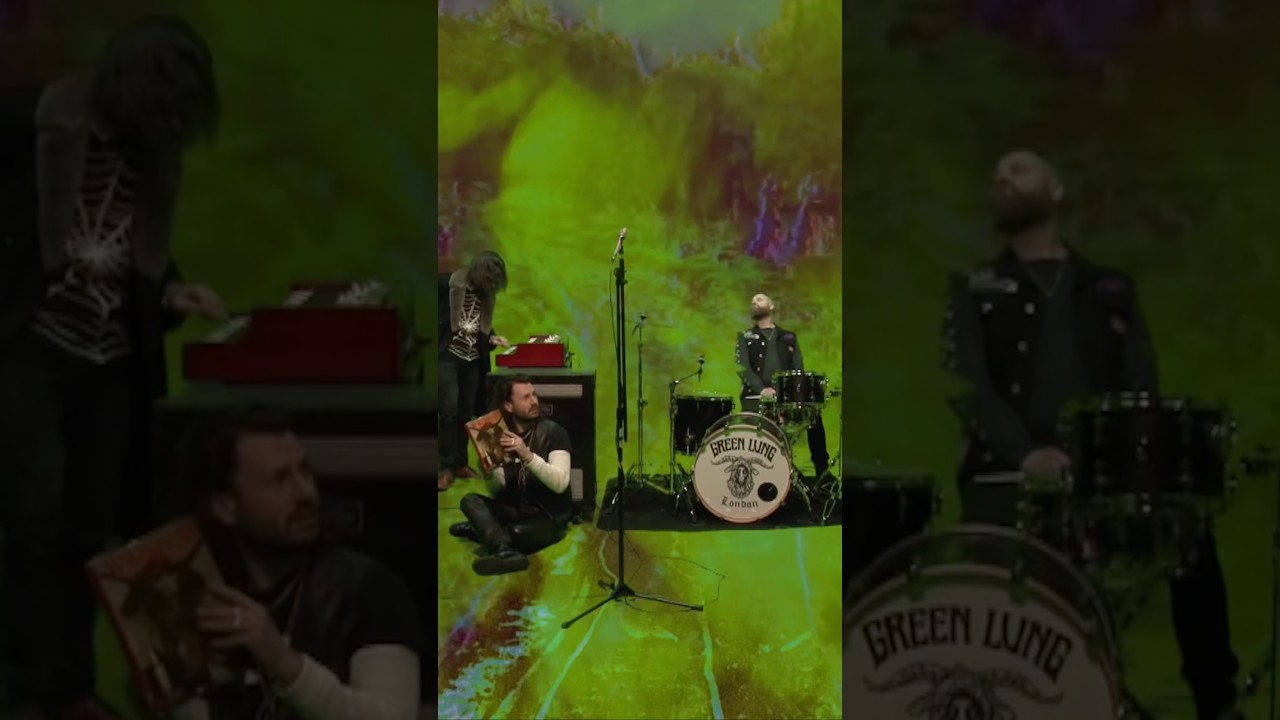 GREEN LUNG - Necropolitan Line (SHORTS)