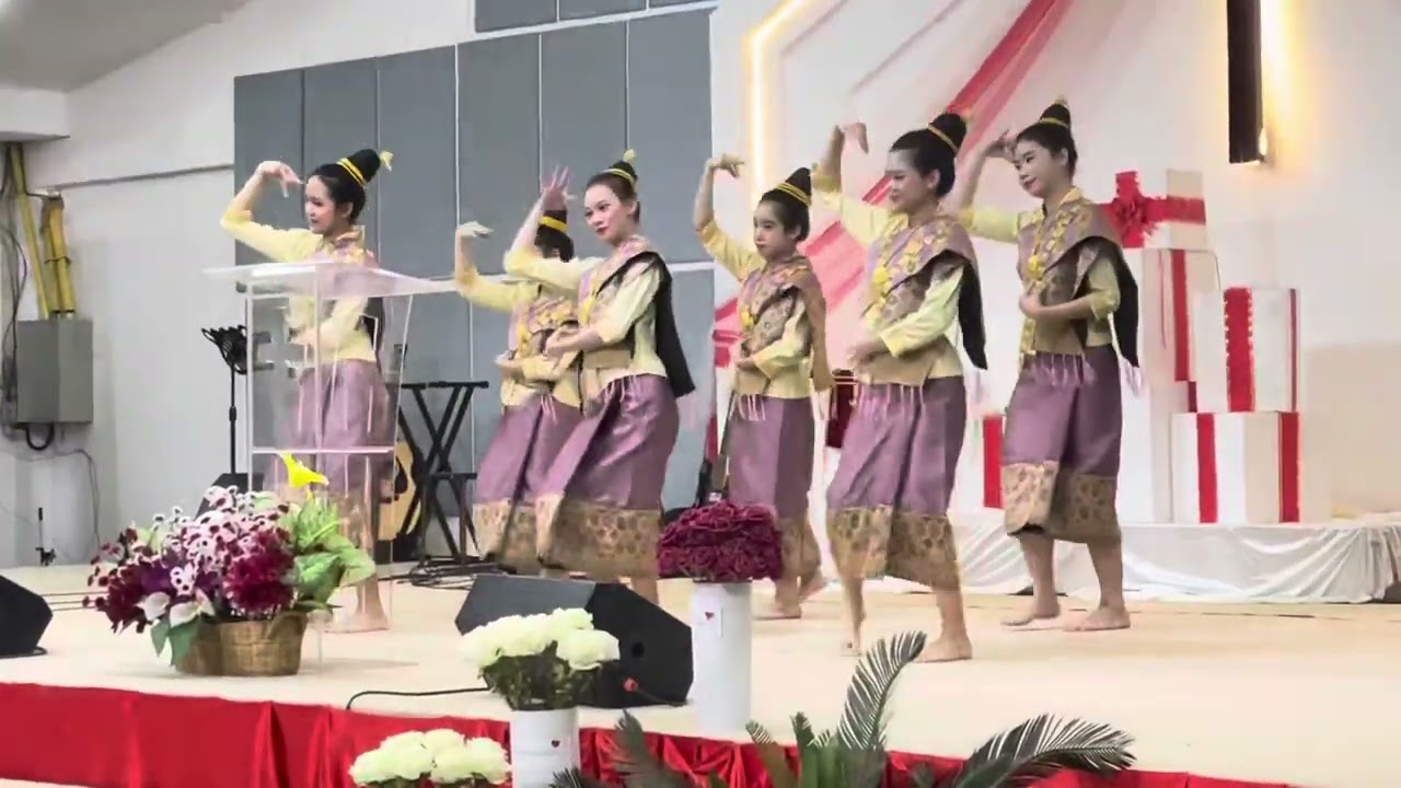 ບົດຟ້ອນອວຍພອນແບບງາມງາມ