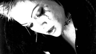 Sarah McLeod- He Doesnt Love You (Audio only)