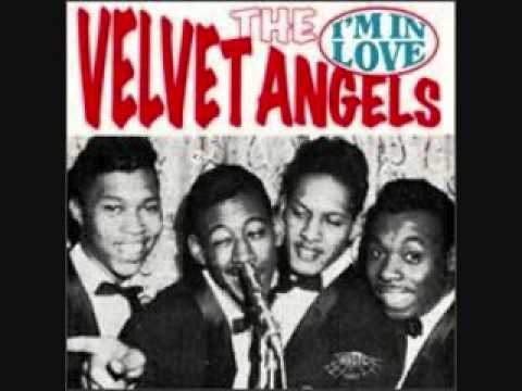 Nolan Strong w/ Velvet Angels - "Blue Moon" (1963)