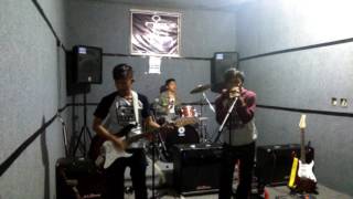 Band cirebon .lagu TINGGAL KENANGAN-CARAMELL