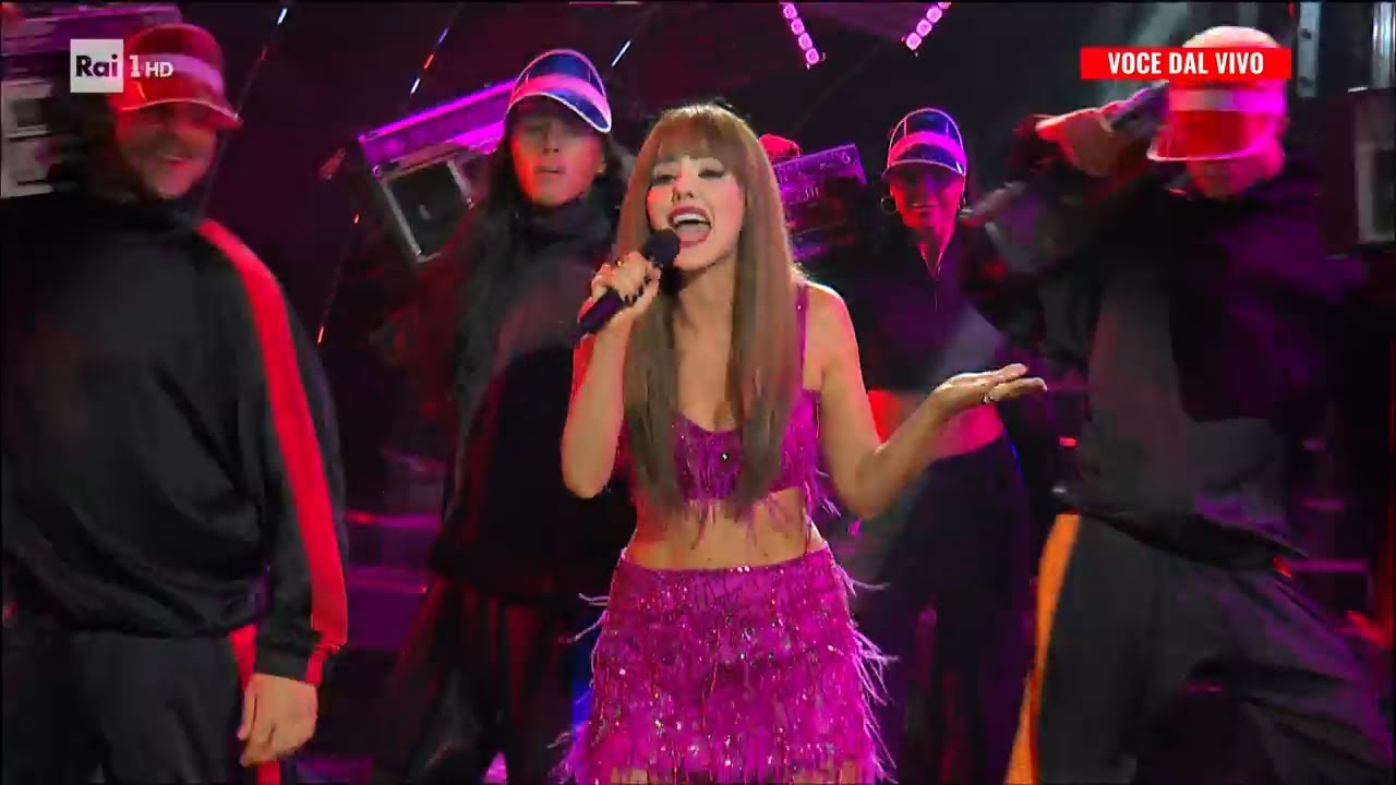 Giulia Penna - Taylor Swift canta 