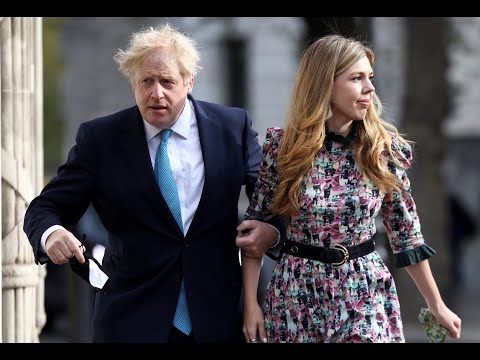 تزوج رئيس الوزراء البريطاني بوريس جونسون خطيبته كاري سيموندس في