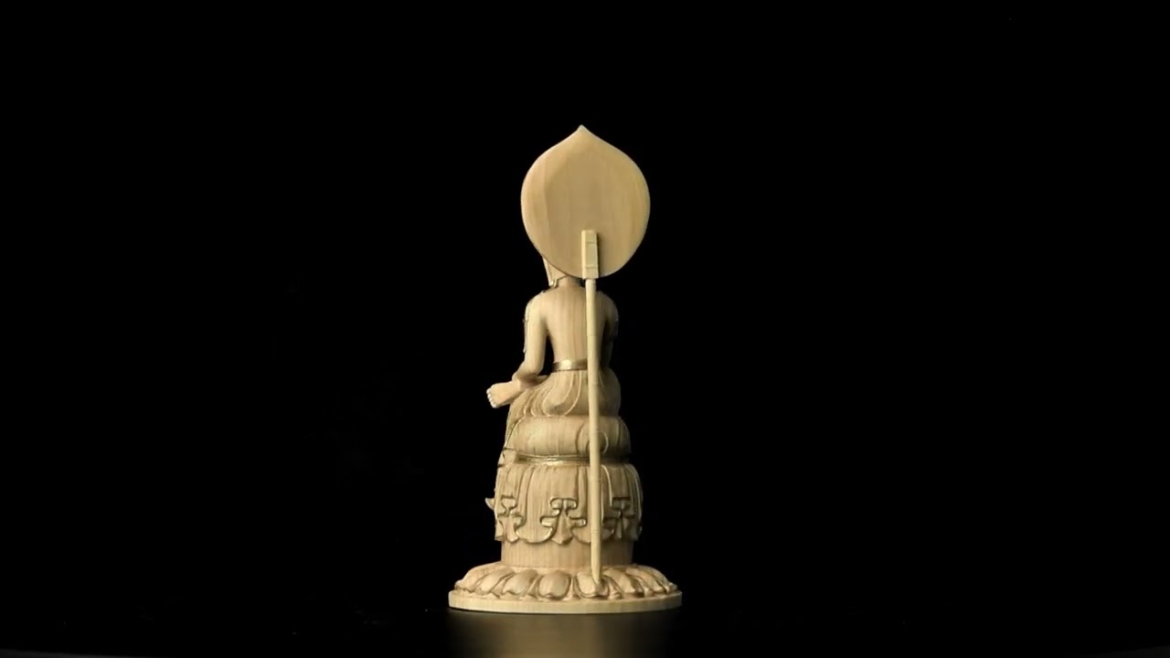 千年の祈りを掌（てのひら）に乗るサイズに凝縮。国宝仏像の極小