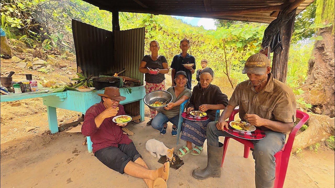 MIREN tiene CASI 100 y VIVE con su HIJO LEJOS de la CUIDAD y son muy FELICES☺️