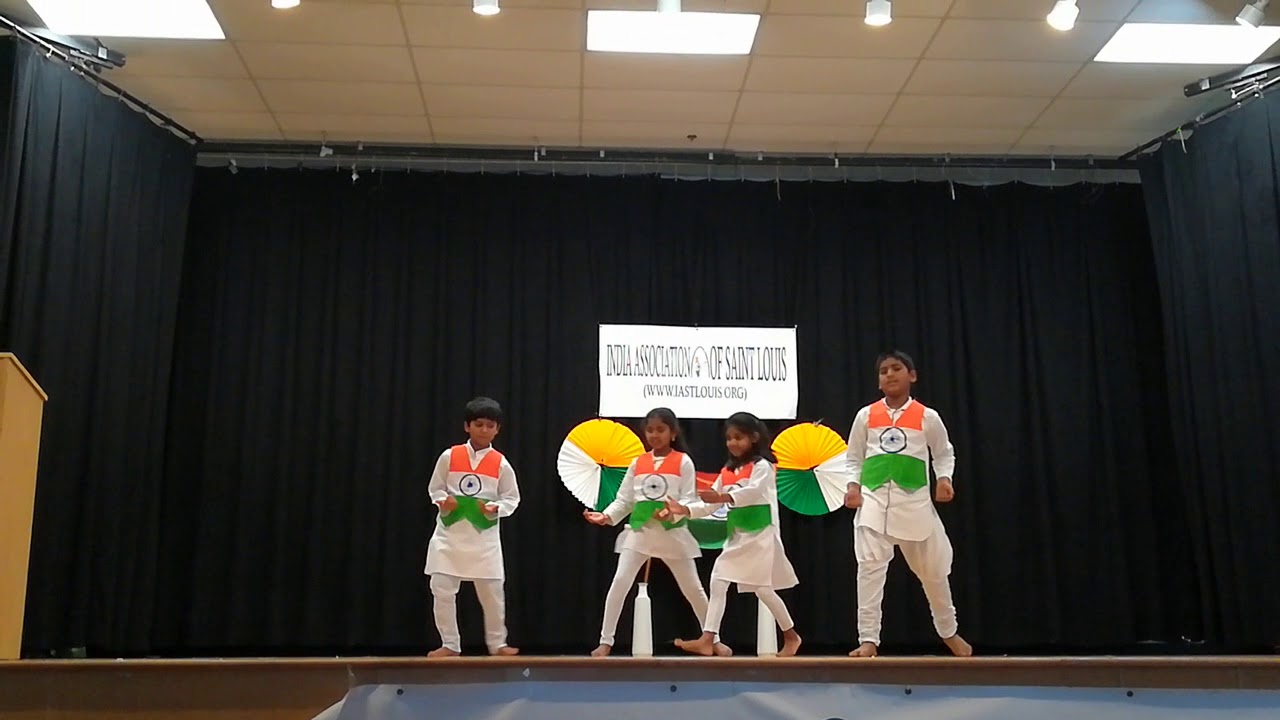 Dance performance in India Association of St Louis event