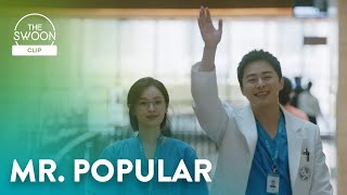 Cho Jung-seok charms his way around the hospital | Hospital Playlist Season 2 Ep 7 [ENG SUB]