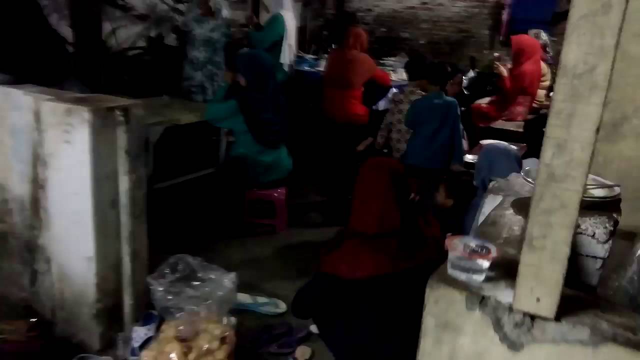 Di malam Kamis Kliwon Jumat Legi(Kumpul Warga) 