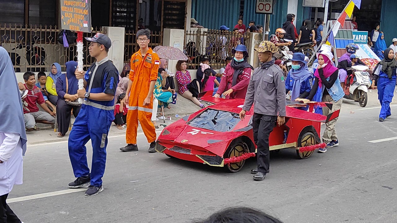 Penampilan SMA Negeri 1 Belinyu dalam HUT RI Ke-74