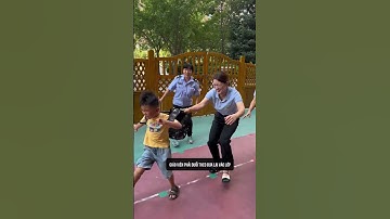 cảnh tượng hằng ngày của các giáo viên mầm non ngày tựu trường, không khác gì đóng phim. #Shorts