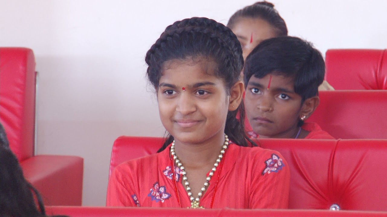 પૂ.દીદીને વ્હાલી દીકરીઓ...!! આ વિડિયો ખાસ જુઓ.