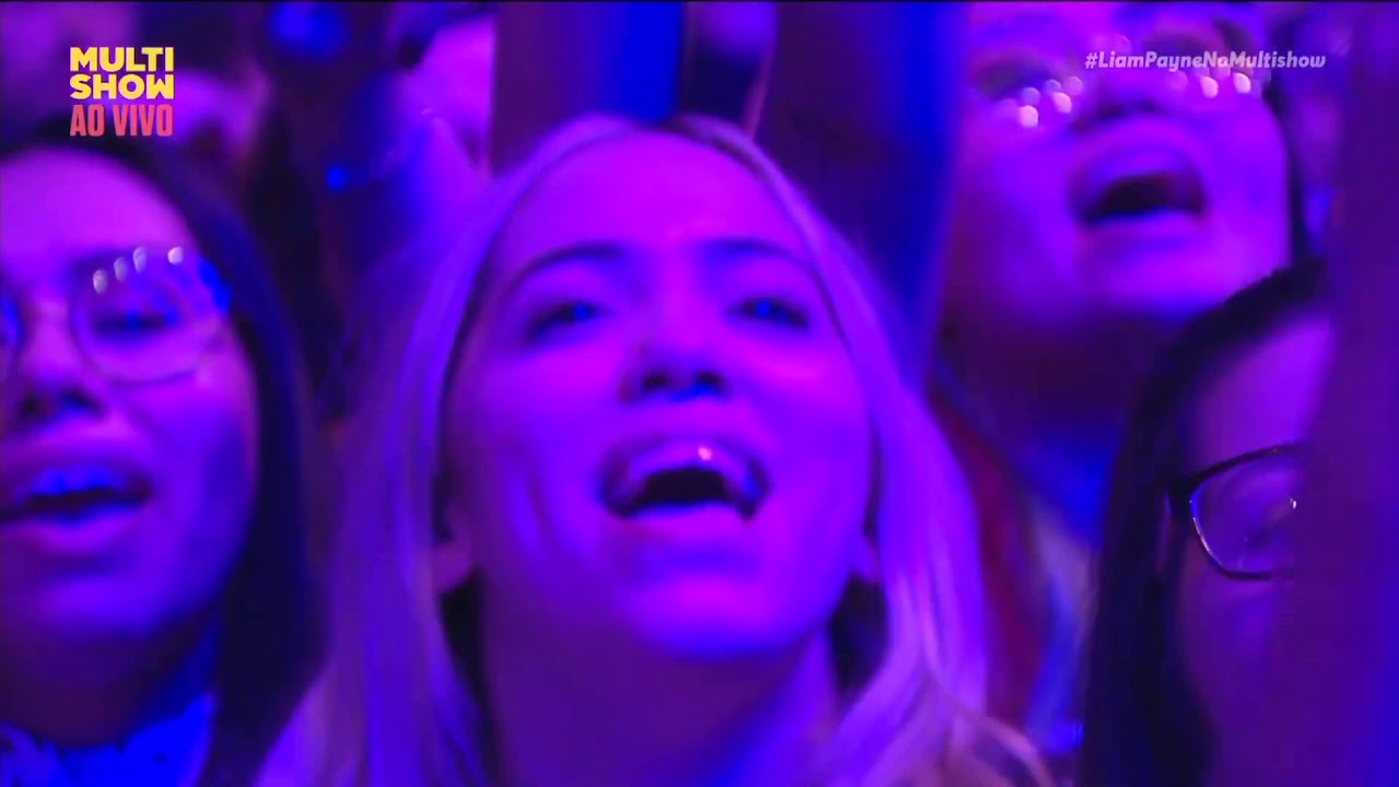 Harry, Niall, Liam, Louis make crowd sing One Direction songs | Part 2