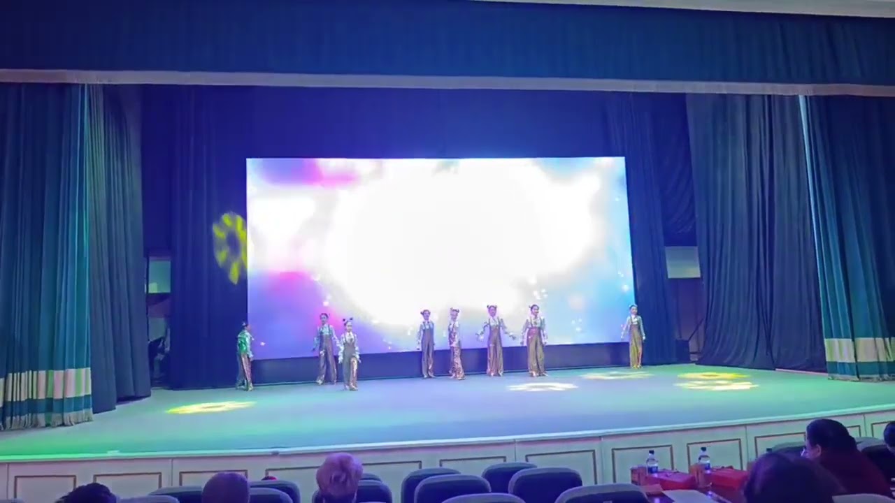 Танцевальная группа 