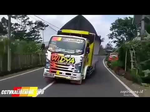 Kumpulan bus dan truk  oleng  YouTube