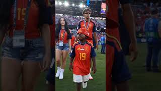 Steal Lamine Yamal’s Official Spain #19 Kit & Orange Oakley Shield Look 🔴🕶️