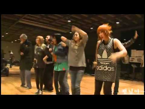 2NE1 and BIGBANG practicing Lollipop Bigbang21.wp -FanBlog.flv