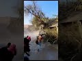 भयंकर तूफ़ान में उलझे लोग भागे Flood #cyclone #toranodvideo #ASMR toofna #bhayankartoofan