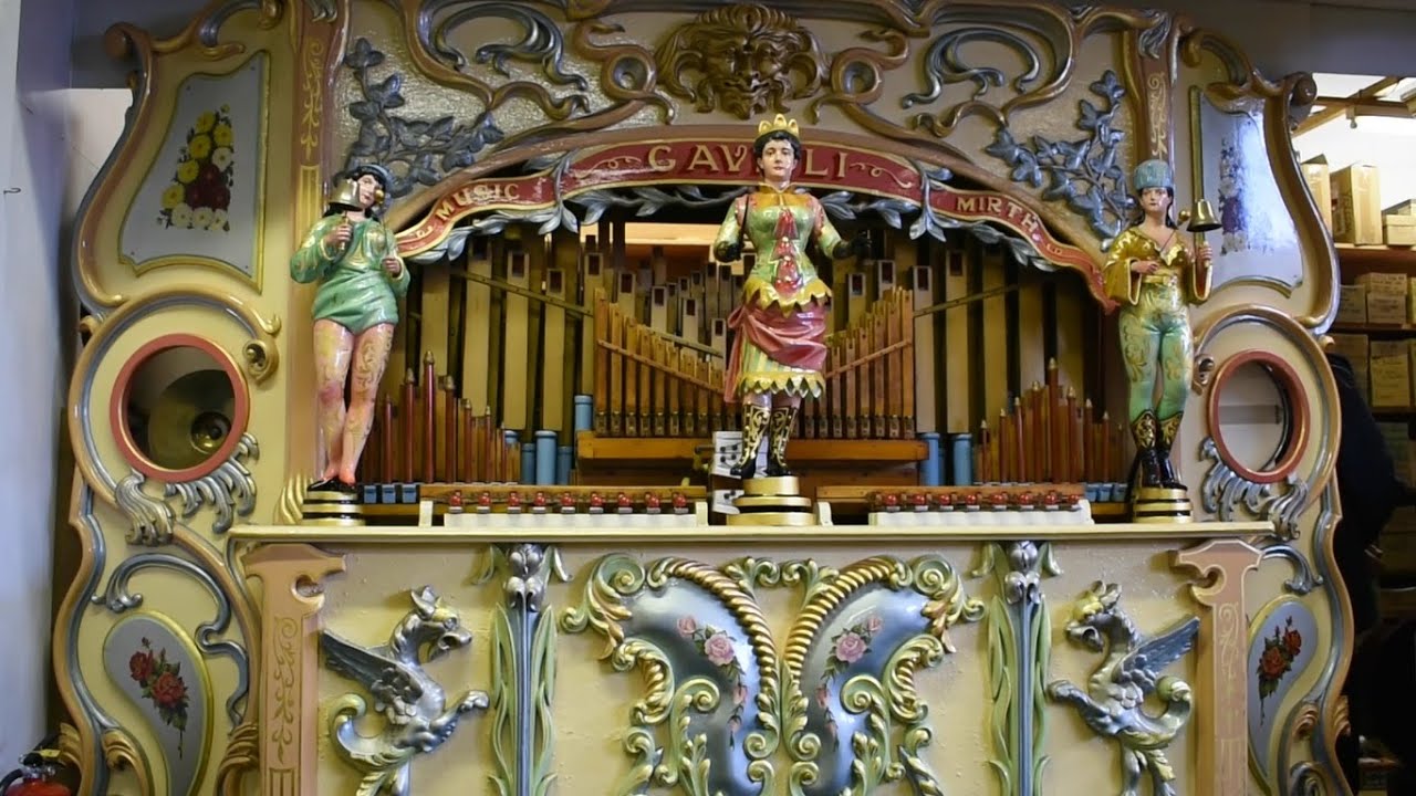89 key Gavioli fairground organ (ex. Silcock's) Amersham Fair Organ