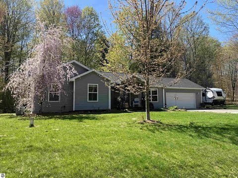 8600 Bent Pine Drive, Lake Ann, MI home video tour