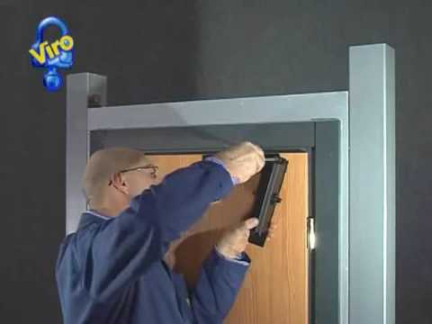 Video: Cum instalați o ușă cu arc?