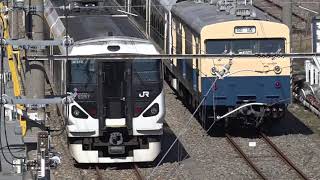 クモユニ143形が189系から移動し、E257系付属編成と連結していた、長野総合車両センター。