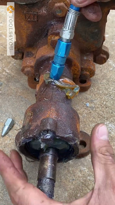 Double handle self locking grease nipple