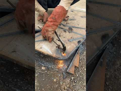 How to cut perfectly 😎#gascutting #tips #cuttingiron#handsskills