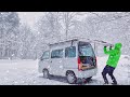 【雪中車中泊】軽自動車と誰もいない雪山で、ひとり車中泊していたら突然の来客、、