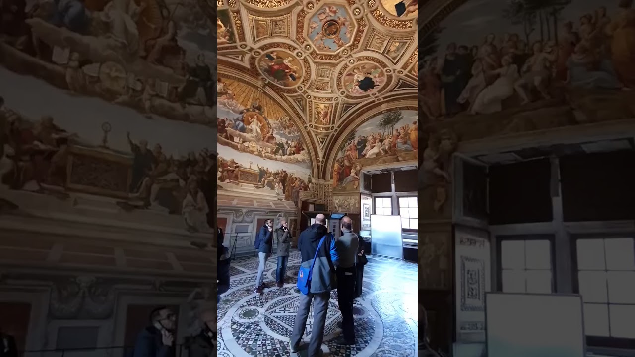 Украинки испортили фреску Рафаэля в Ватикане